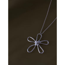 Ladda upp bild till gallerivisning, FLEUR NECKLACE