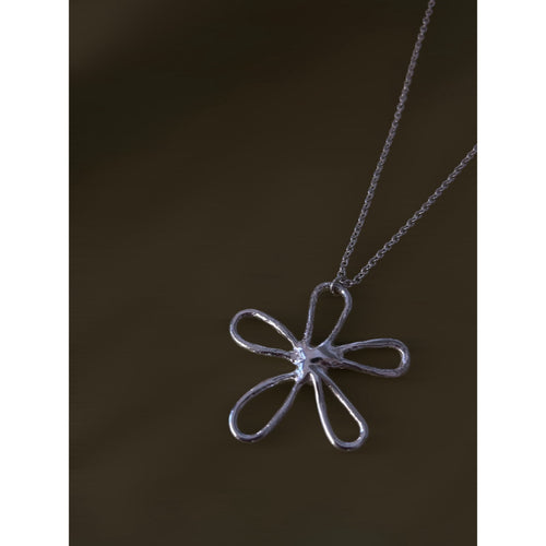 FLEUR NECKLACE