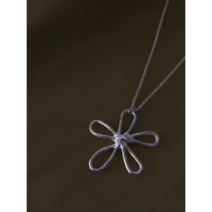 FLEUR NECKLACE